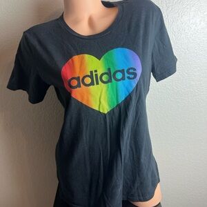 ADIDAS Amplfier Rainbow Heart Logo Short Sleeve Tshirt L